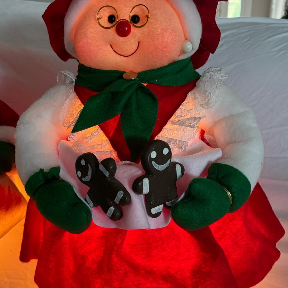 Christmas Vintage Mrs. Claus Large Light Up Figure - Picture 11 of 13